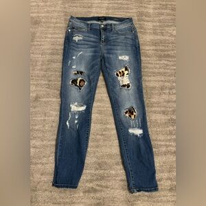 Judy Blue Distressed Jeans with Leopard Print  Size 11/30